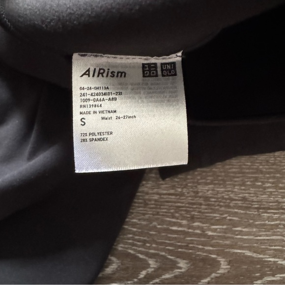 Women’s Uniqlo Black Leggings - Picture 5 of 7